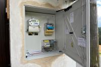Již usazená nová elektroměrová skříň