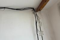Místo pro připojení ovladače LED pásku