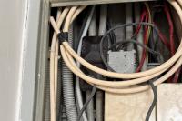 Přitažení husího krku pro optický kabel internetu